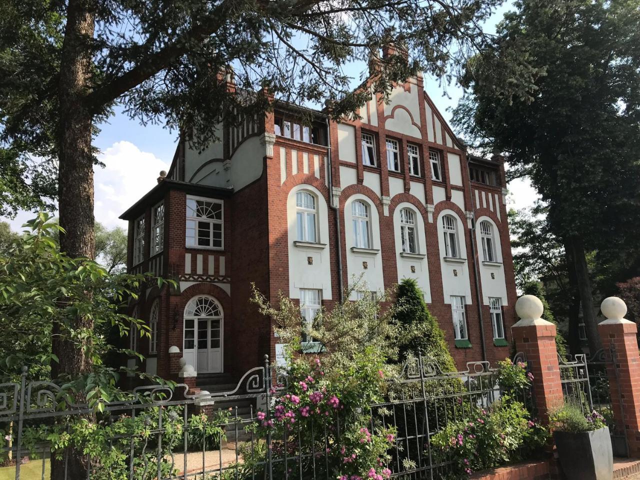 Pension Villa Fortuna 뤼벤 외부 사진
